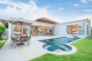 Yüzme havuzlu lüks villa