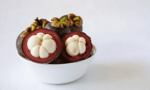 mangostan meyvesi